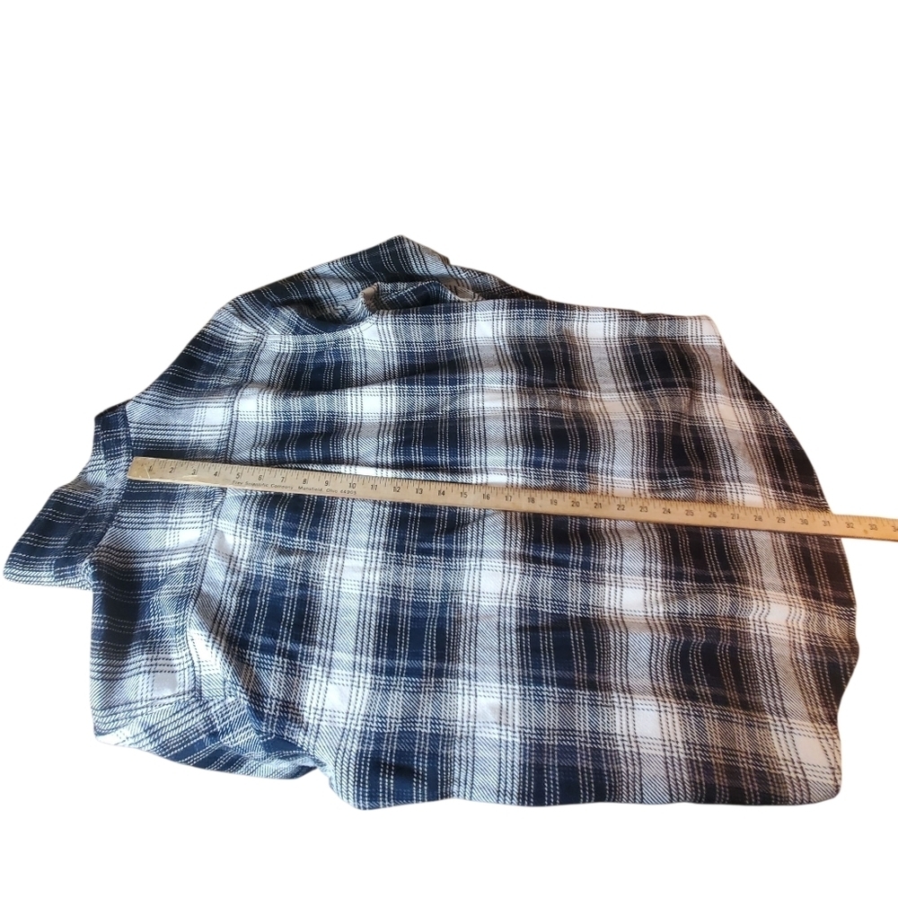 Orvis Men's Black and White Plaid Flannel Shacket. MED.  0158 - Picture 10 of 11